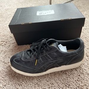 Onitsuka tiger by ASICS  size 8.5